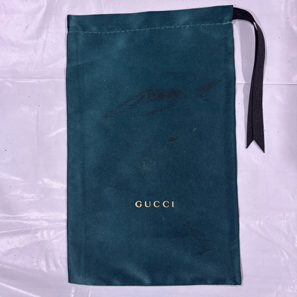 Authentic 💚 GUCCI Satin Green Drawstring Satchel